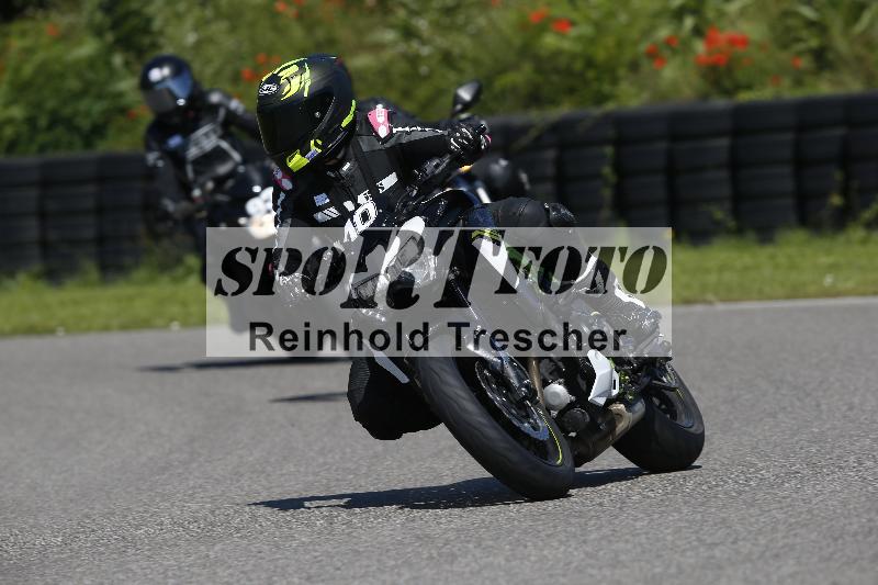 /Archiv-2024/29 12.06.2024 MOTO.CH Track Day ADR/Gruppe blau/10